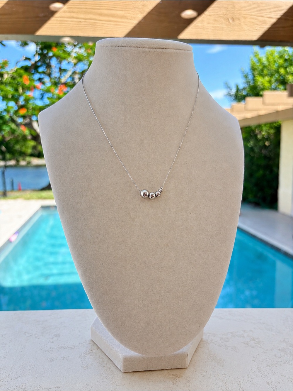Silver Tone Graduated Bead Necklace | Stainless Steel